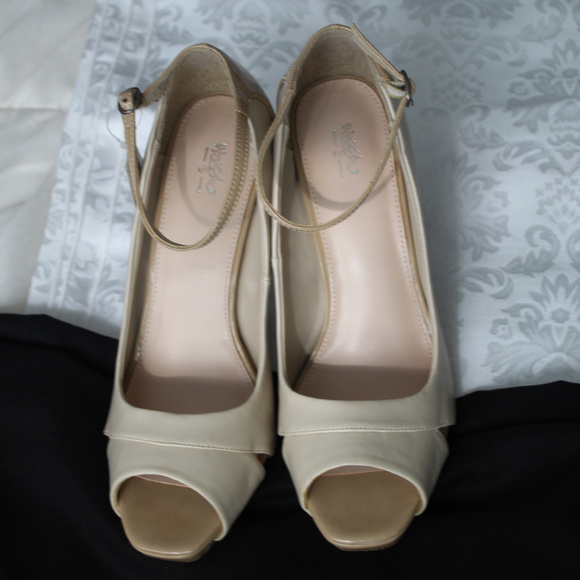 Mossimo Supply Co. Shoes - NWT Mossimo Open Toe Pumps/Prom Shoes Mossimo Supply Co. Shoes - NWT Mossimo Open Toe Pumps/Prom Shoes